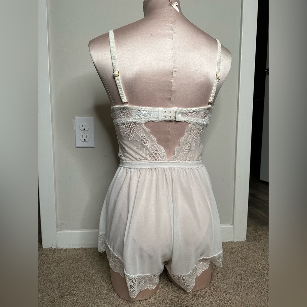 Frederick’s romper - Picture 3 of 6